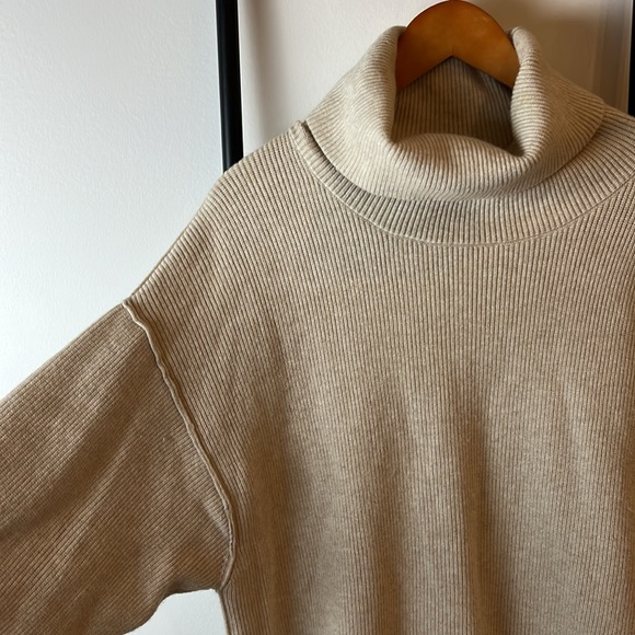 Free People Cream Softly Structured Tunic Sweater Size M Oversized - Picture 5 of 9